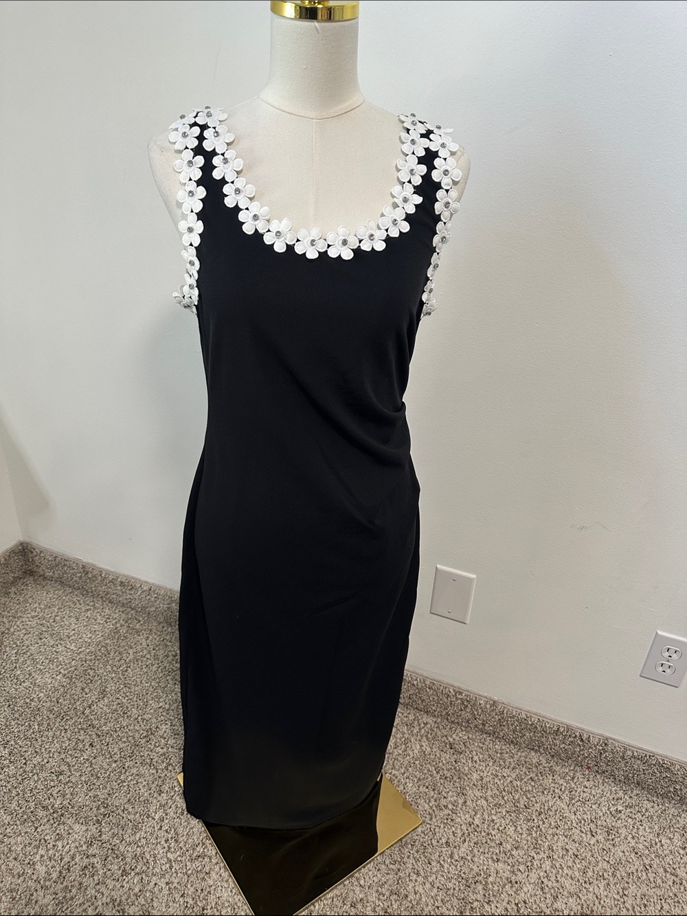 🌴 NWT Commense Daisy Detail Maxi Dress